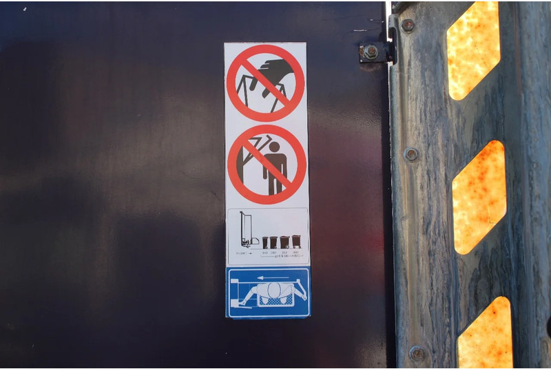 Camión de basura DAF CF 75 .250 + euro 5 + 6X2: foto 11