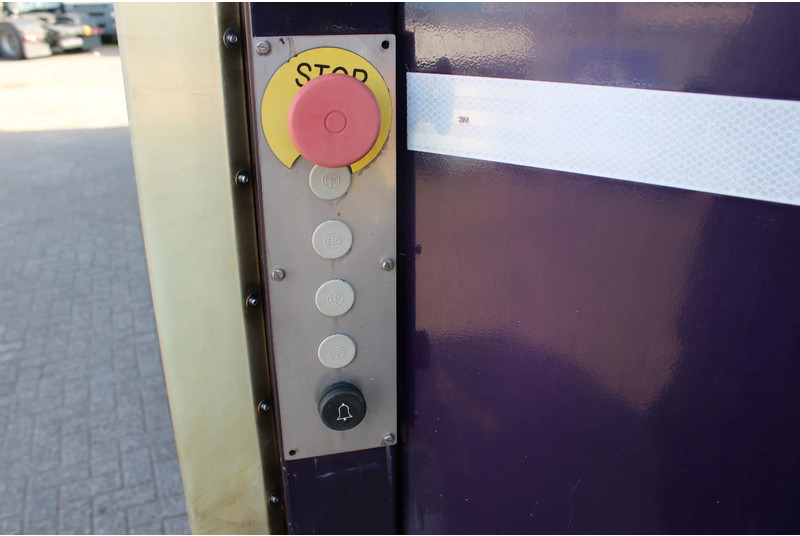 Camión de basura DAF CF 75 .250 + euro 5 + 6X2: foto 10