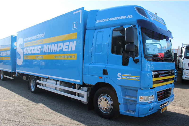 DAF CF 85 .360 + manual + EURO 5 + combi - Camión caja cerrada: foto 2 DAF CF 85 .360 + manual + EURO 5 + combi - Camión caja cerrada: foto 2