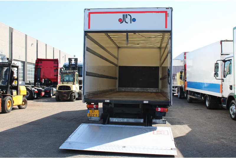 DAF LF 210 + EURO 6 + LIFT - Camión caja cerrada: foto 4 DAF LF 210 + EURO 6 + LIFT - Camión caja cerrada: foto 4