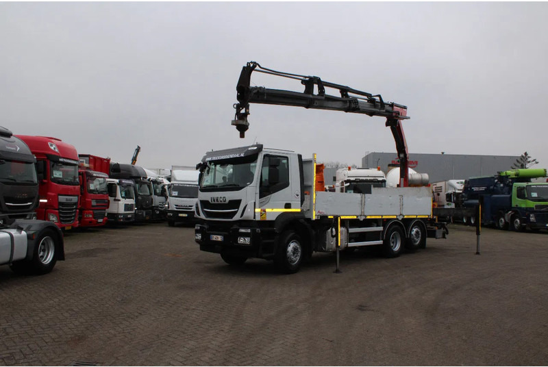 Iveco Stralis 460 + PALFINGER PK23001EH + 6X2 steering + REMOTE + 131KM - Camión grúa: foto 3 Iveco Stralis 460 + PALFINGER PK23001EH + 6X2 steering + REMOTE + 131KM - Camión grúa: foto 3