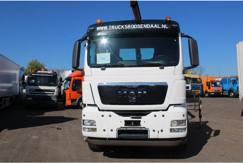 MAN TGS 26.440 + HMF 22T/M + remote + 6x2 steering + EURO 5 - Camión grúa: foto 5 MAN TGS 26.440 + HMF 22T/M + remote + 6x2 steering + EURO 5 - Camión grúa: foto 5