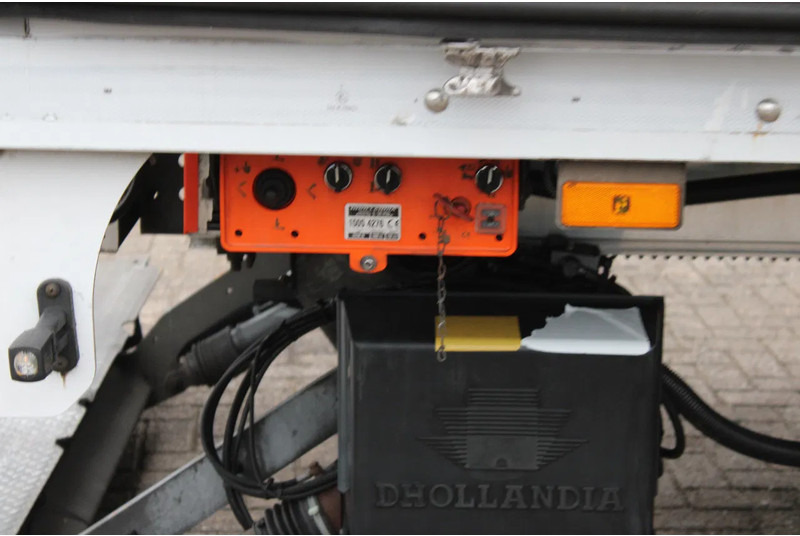 Mercedes-Benz Actros 2027 + EURO 6 + 19T - Camión frigorífico: foto 5 Mercedes-Benz Actros 2027 + EURO 6 + 19T - Camión frigorífico: foto 5