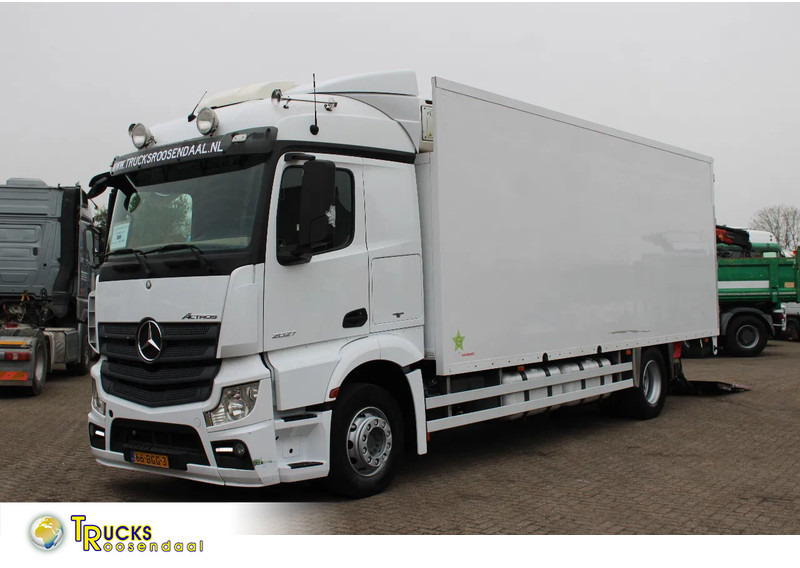 Mercedes-Benz Actros 2027 + EURO 6 + 19T - Camión frigorífico: foto 1 Mercedes-Benz Actros 2027 + EURO 6 + 19T - Camión frigorífico: foto 1