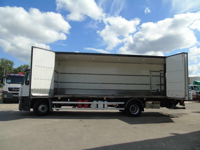 Mercedes-Benz Antos 1827 + euro 6 + lift - Camión caja cerrada: foto 5 Mercedes-Benz Antos 1827 + euro 6 + lift - Camión caja cerrada: foto 5