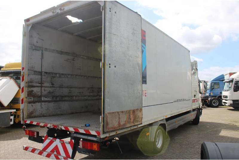 Mercedes-Benz Atego 1218 + EURO 5 + manual - Camión caja cerrada: foto 4 Mercedes-Benz Atego 1218 + EURO 5 + manual - Camión caja cerrada: foto 4