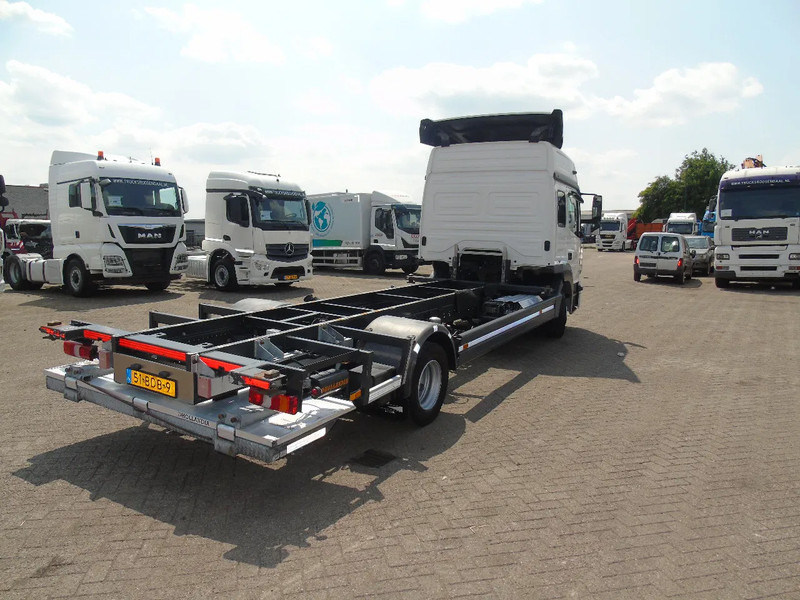 Mercedes-Benz Atego 1218 + EURO 6 + 5 PERS + BDF + LIFT - Camión portacontenedore/ Intercambiable: foto 3 Mercedes-Benz Atego 1218 + EURO 6 + 5 PERS + BDF + LIFT - Camión portacontenedore/ Intercambiable: foto 3