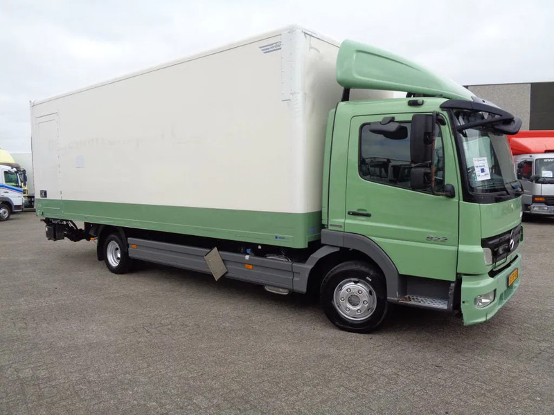 Mercedes-Benz Atego 822 Atego 822 + Euro 5 + Dhollandia lift - Camión caja cerrada: foto 3 Mercedes-Benz Atego 822 Atego 822 + Euro 5 + Dhollandia lift - Camión caja cerrada: foto 3