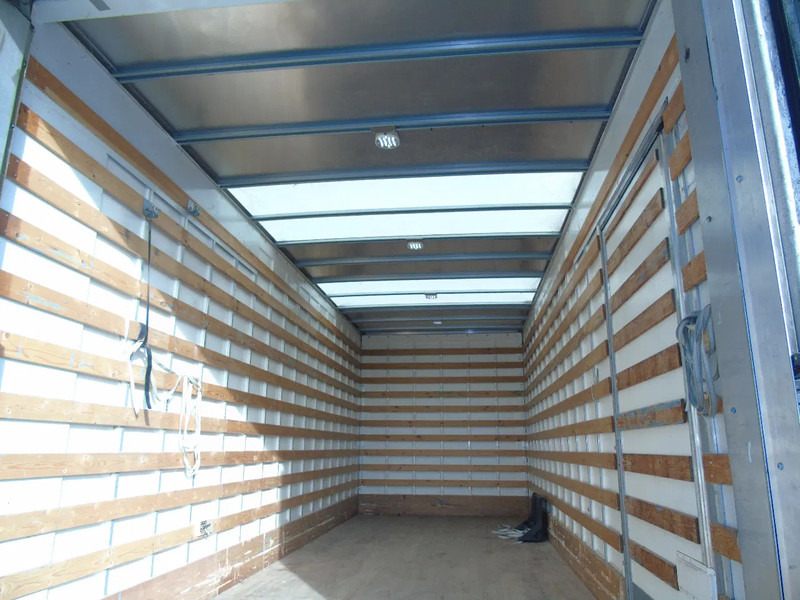 Renault D 12.220 + SPECIAL LIFT + EURO 6 - Camión caja cerrada: foto 4 Renault D 12.220 + SPECIAL LIFT + EURO 6 - Camión caja cerrada: foto 4