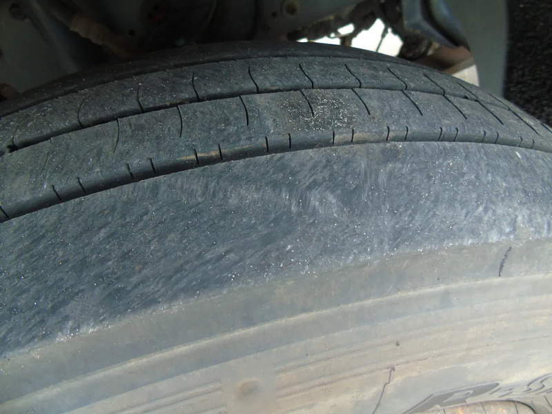 Camión caja cerrada Renault Midlum 220 + euro 5 + MANUAL + lift + 12T: foto 17