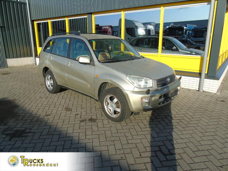 Toyota RAV4 + 4X4 + AUTOMAT + PETROL - SUV/ Todoterreno: foto 1 Toyota RAV4 + 4X4 + AUTOMAT + PETROL - SUV/ Todoterreno: foto 1
