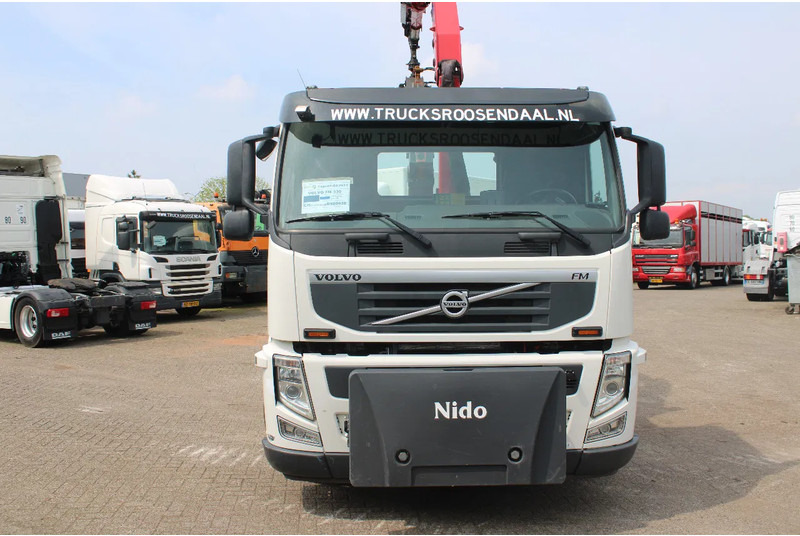 Volvo FM 330 + HMF 1035 + HOOKSYTEM HYVA + EURO 5 + 6X2 - Camión grúa: foto 3 Volvo FM 330 + HMF 1035 + HOOKSYTEM HYVA + EURO 5 + 6X2 - Camión grúa: foto 3