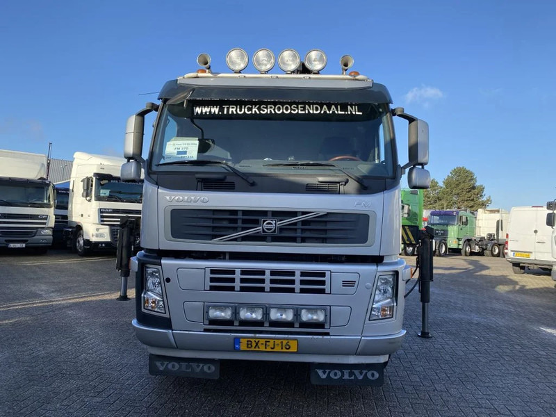 Volvo FM 370 + Euro 5 + Palfinger Z-Q170 Crane + 30ton NCH lift + Container system + hoogsta - Camión grúa: foto 2 Volvo FM 370 + Euro 5 + Palfinger Z-Q170 Crane + 30ton NCH lift + Container system + hoogsta - Camión grúa: foto 2