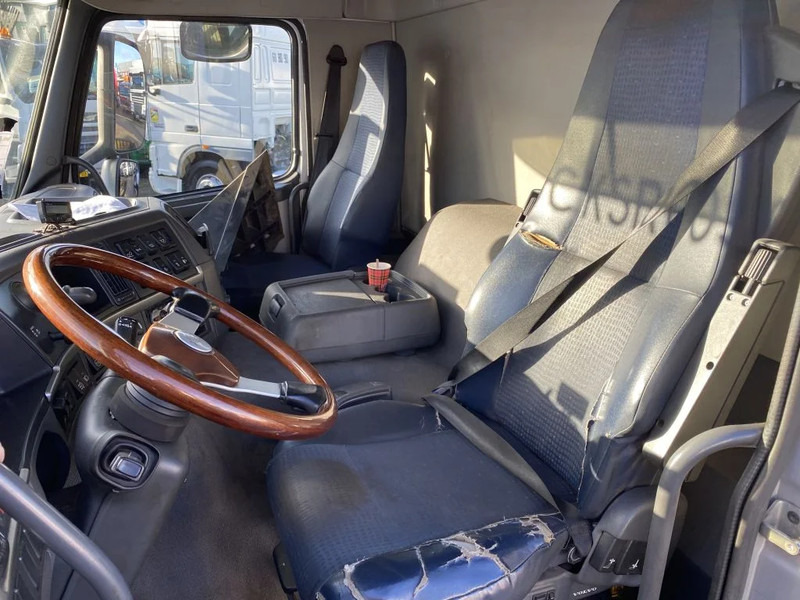 Volvo FM 370 + Euro 5 + Palfinger Z-Q170 Crane + 30ton NCH lift + Container system + hoogsta - Camión grúa: foto 4 Volvo FM 370 + Euro 5 + Palfinger Z-Q170 Crane + 30ton NCH lift + Container system + hoogsta - Camión grúa: foto 4