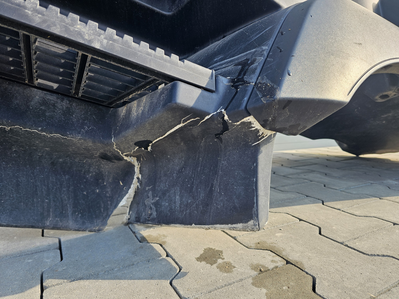 RENAULT RANGE T / HIGH CAB / LEFT FOOTSTEP / 82244459 - Peldaño: foto 3 RENAULT RANGE T / HIGH CAB / LEFT FOOTSTEP / 82244459 - Peldaño: foto 3