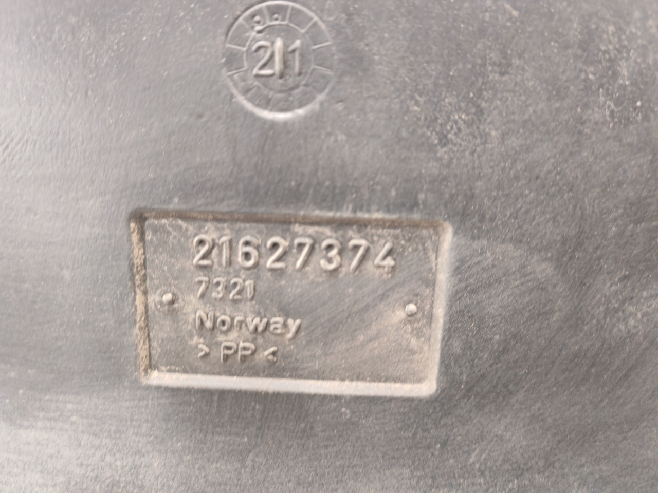 VOLVO FH5 FM5 / AIR FILTER INTAKE / 21627374 - Filtro de aire: foto 3 VOLVO FH5 FM5 / AIR FILTER INTAKE / 21627374 - Filtro de aire: foto 3