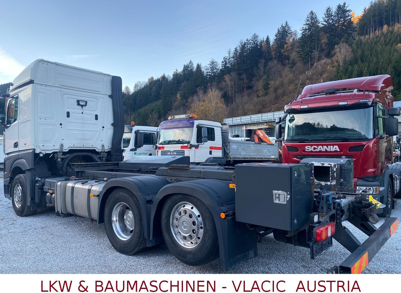 Mercedes-Benz Actros 963-0-C - Camión cisterna: foto 4 Mercedes-Benz Actros 963-0-C - Camión cisterna: foto 4
