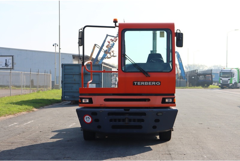 Terberg YT182 - Tractor industrial: foto 3 Terberg YT182 - Tractor industrial: foto 3