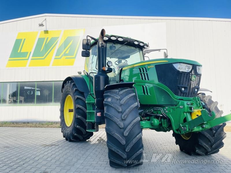 John Deere 6215R - Tractor: foto 1 John Deere 6215R - Tractor: foto 1