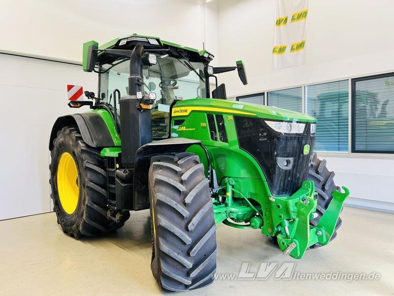 John Deere 7R 330 - Tractor: foto 2 John Deere 7R 330 - Tractor: foto 2