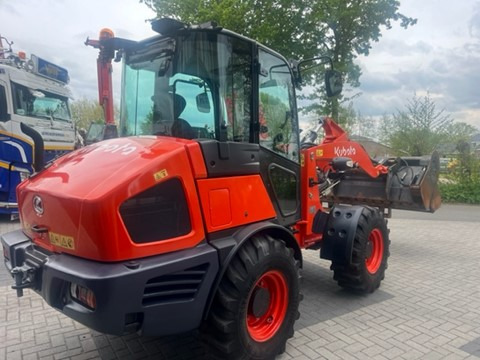 KUBOTA R082 - Cargadora de ruedas: foto 1 KUBOTA R082 - Cargadora de ruedas: foto 1