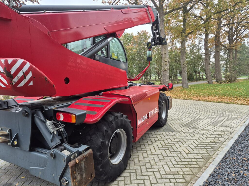 MAGNI RTH 5.25 SH - Manipulador telescópico: foto 4 MAGNI RTH 5.25 SH - Manipulador telescópico: foto 4