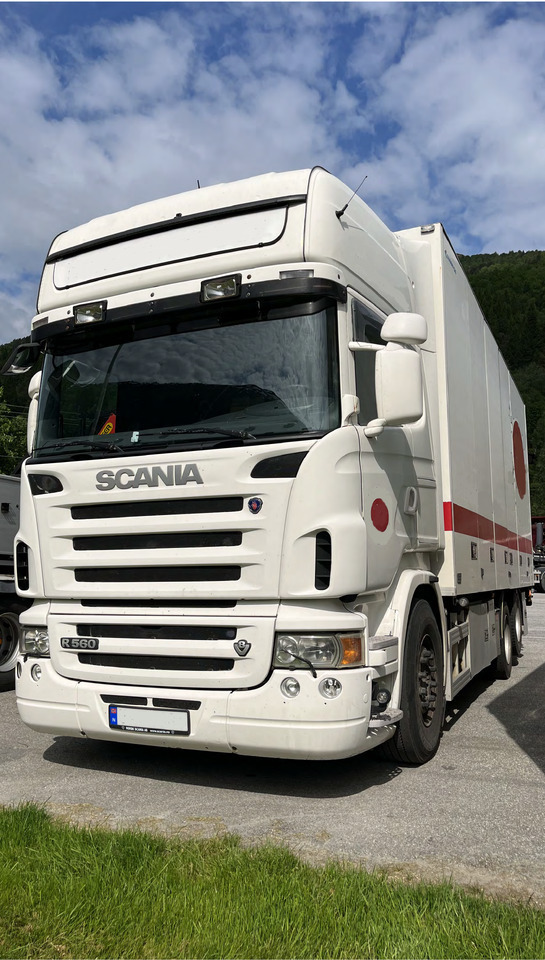 SCANIA R560 6x2, retarder - Camión caja cerrada: foto 1 SCANIA R560 6x2, retarder - Camión caja cerrada: foto 1