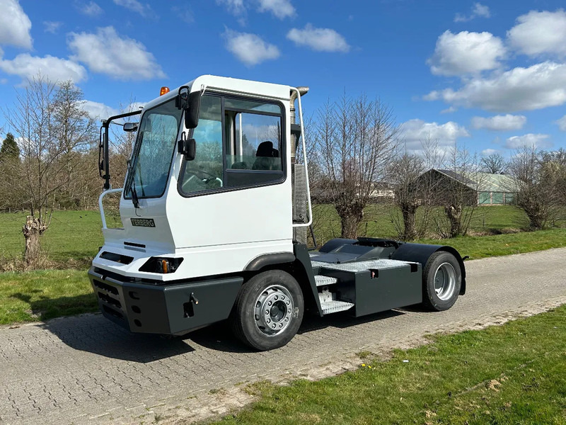 Terberg YT 182 TERBERG | MEGA | CLIMA | LOW HOURS | NEW ENGINE - Tractor industrial: foto 1 Terberg YT 182 TERBERG | MEGA | CLIMA | LOW HOURS | NEW ENGINE - Tractor industrial: foto 1
