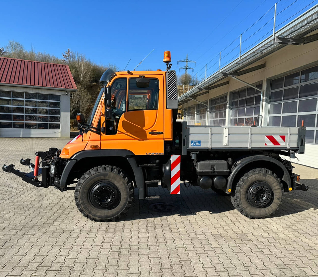 Unimog 400 - U400 405 02734 mit Heckkraftheber Mer - Camión volquete: foto 2 Unimog 400 - U400 405 02734 mit Heckkraftheber Mer - Camión volquete: foto 2