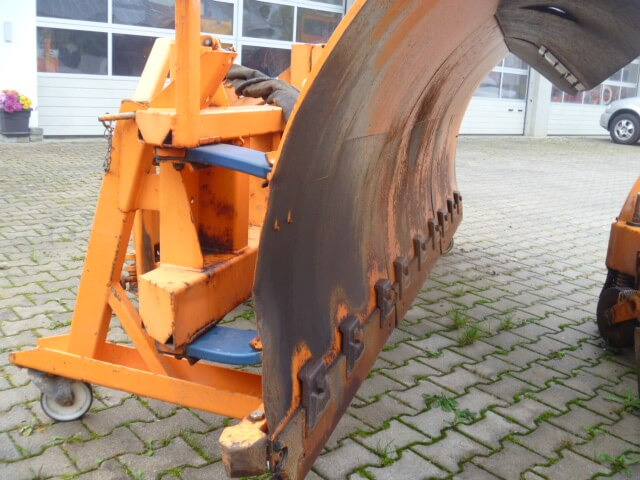 Unimog Schneepflug - Schneeschild Beilhack PV28-3 - Cuchilla quitanieves: foto 4 Unimog Schneepflug - Schneeschild Beilhack PV28-3 - Cuchilla quitanieves: foto 4