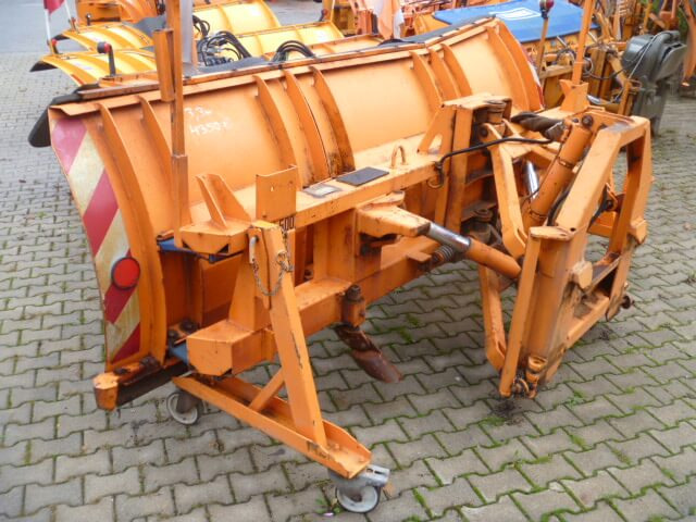 Unimog Schneepflug - Schneeschild Beilhack PV28-3 - Cuchilla quitanieves: foto 2 Unimog Schneepflug - Schneeschild Beilhack PV28-3 - Cuchilla quitanieves: foto 2