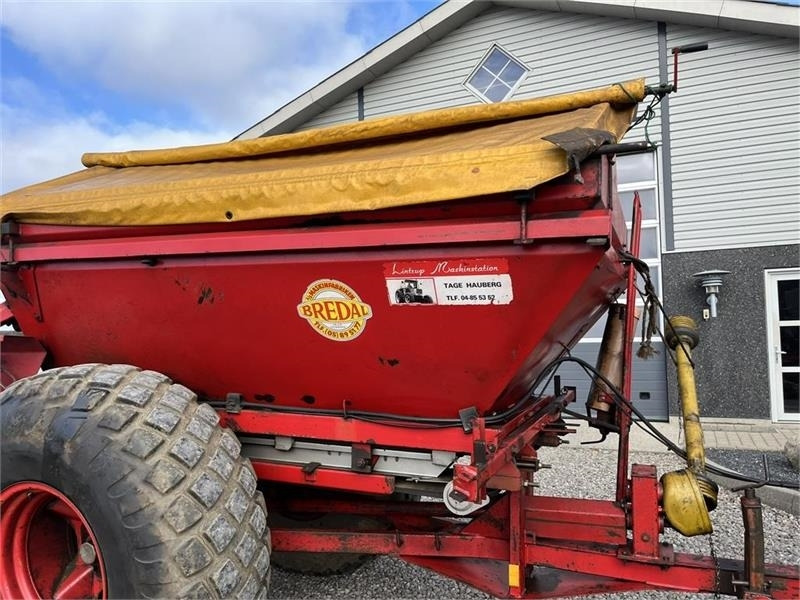 Esparcidor de fertilizantes Bredal B 4 Med overbygning og presenning på: foto 10