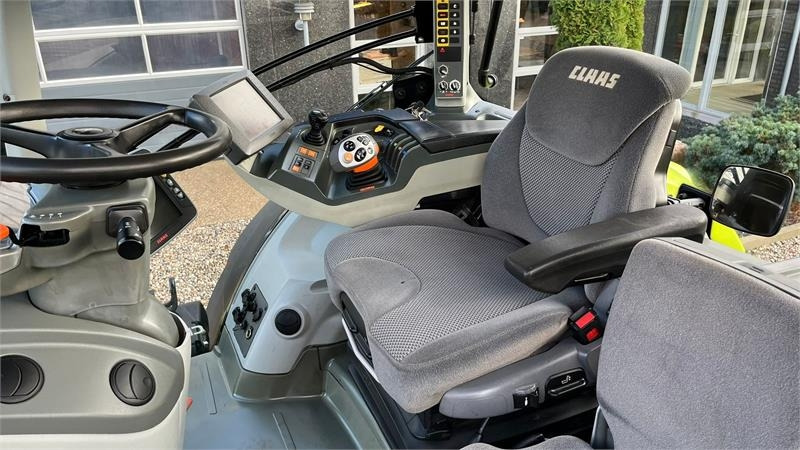 Claas Axion 930 CMatic Med næsten nye dæk, frontlift og - Tractor: foto 5 Claas Axion 930 CMatic Med næsten nye dæk, frontlift og - Tractor: foto 5