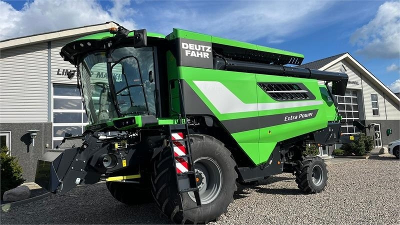 Deutz-fahr C7206 With 24feed - 7.2m header. New and unused Co - Cosechadora de granos: foto 1 Deutz-fahr C7206 With 24feed - 7.2m header. New and unused Co - Cosechadora de granos: foto 1