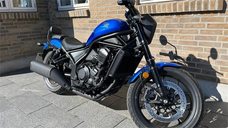 Honda 1100 Rebel, Ny Motorcykel til små penge, og vi byt - Coche: foto 3 Honda 1100 Rebel, Ny Motorcykel til små penge, og vi byt - Coche: foto 3