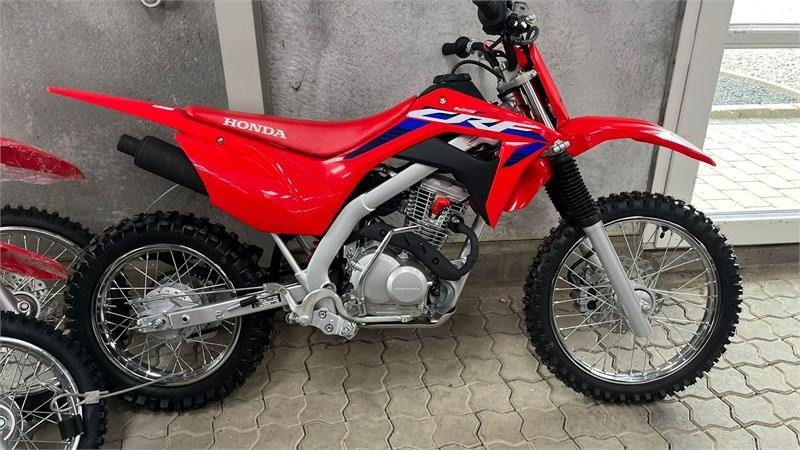 Honda CRF 125 F DEMO. Rigtig crosser med gear og kobling - Cuadrimoto: foto 2 Honda CRF 125 F DEMO. Rigtig crosser med gear og kobling - Cuadrimoto: foto 2