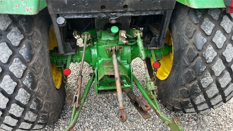 John Deere 1640 Med græsdæk og frontlæsser - Tractor: foto 4 John Deere 1640 Med græsdæk og frontlæsser - Tractor: foto 4