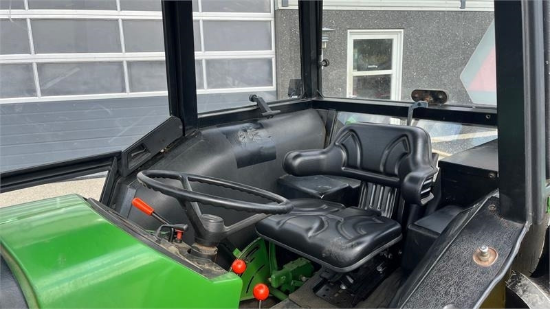 John Deere 2040 Med nye dæk hele vejen rundt - Tractor: foto 5 John Deere 2040 Med nye dæk hele vejen rundt - Tractor: foto 5
