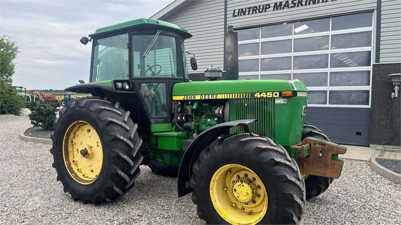 Tractor John Deere 4450 med 7,6L motor: foto 15 Tractor John Deere 4450 med 7,6L motor: foto 15