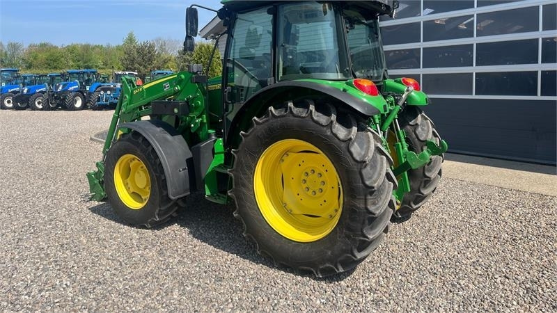 John Deere 5115M Med frontlæsser, som ny - Tractor: foto 3 John Deere 5115M Med frontlæsser, som ny - Tractor: foto 3