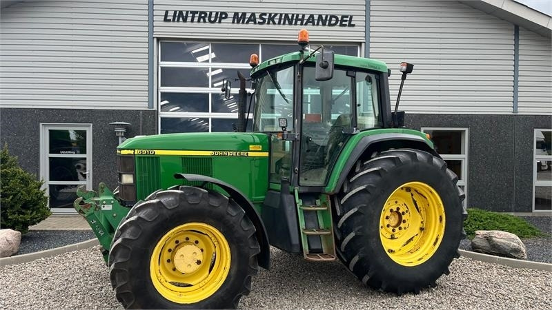 John Deere 6910 TLS, AutoQurd, Hjørnestops computer og frontl - Tractor: foto 1 John Deere 6910 TLS, AutoQurd, Hjørnestops computer og frontl - Tractor: foto 1