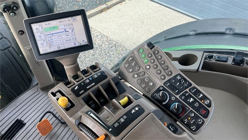 Tractor John Deere 8260R: foto 6 Tractor John Deere 8260R: foto 6