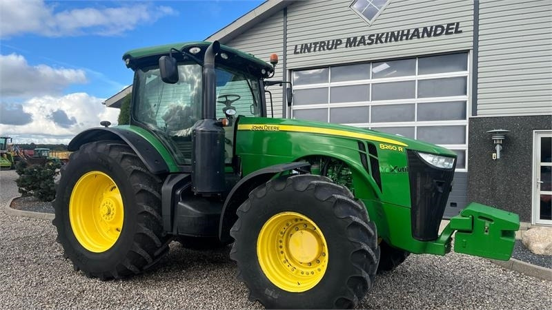 Tractor John Deere 8260R: foto 15 Tractor John Deere 8260R: foto 15