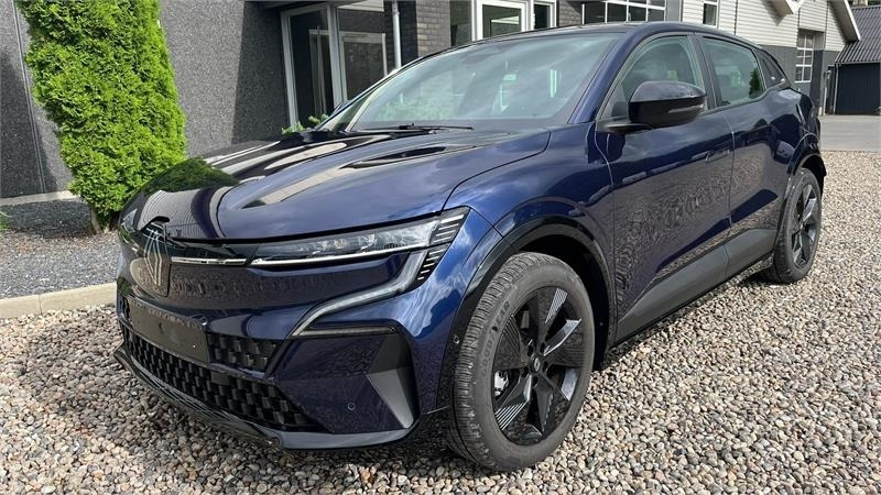 Renault Megane E-Tech 40 Equilibre Electric El-Bil som ny - Maquinaria agrícola: foto 3 Renault Megane E-Tech 40 Equilibre Electric El-Bil som ny - Maquinaria agrícola: foto 3