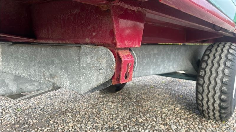 Maraton 3 vejstip med høje sider med bremser  - Remolque volquete agrícola: foto 5 Maraton 3 vejstip med høje sider med bremser  - Remolque volquete agrícola: foto 5