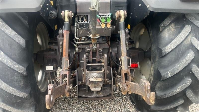 Massey Ferguson 8120 DYNA 4 Med frontlift - Tractor: foto 5 Massey Ferguson 8120 DYNA 4 Med frontlift - Tractor: foto 5