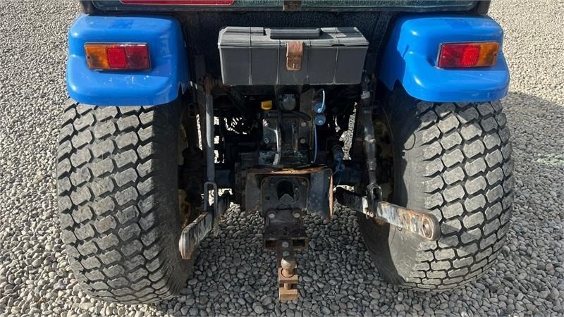 New Holland TC35DA Hydrostat - Tractor: foto 4 New Holland TC35DA Hydrostat - Tractor: foto 4