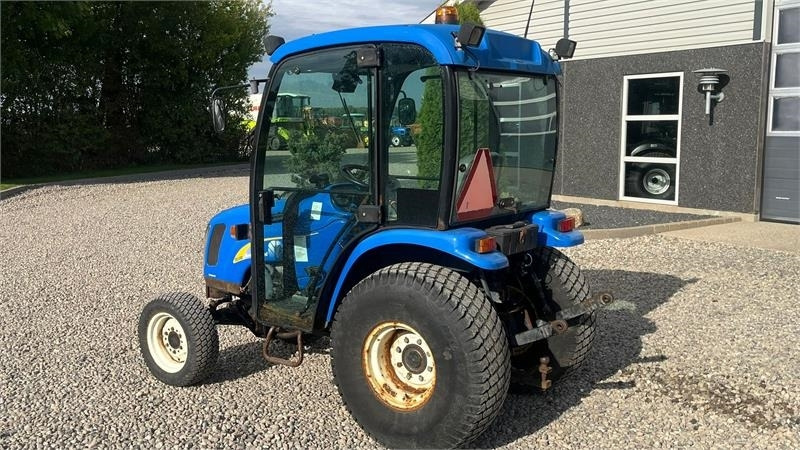 New Holland TC35DA Hydrostat - Tractor: foto 3 New Holland TC35DA Hydrostat - Tractor: foto 3