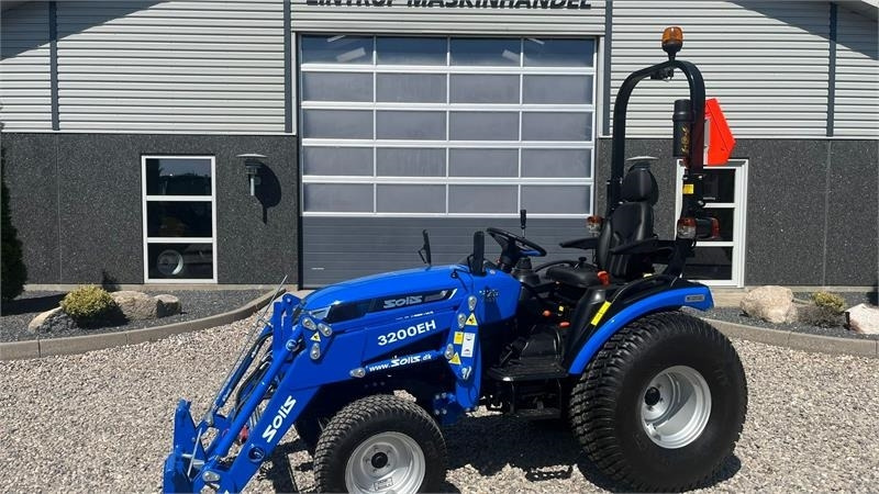 Solis H26 HST Turfdæk og Frontlæsser - Tractor municipal: foto 1 Solis H26 HST Turfdæk og Frontlæsser - Tractor municipal: foto 1