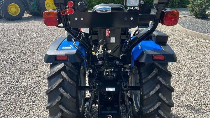 Solis S26 6+2 Gearmaskine med Servostyring og brede trak - Tractor municipal: foto 4 Solis S26 6+2 Gearmaskine med Servostyring og brede trak - Tractor municipal: foto 4